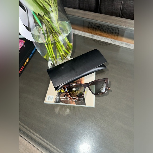 Ysl sunglasses - Picture 3 of 7